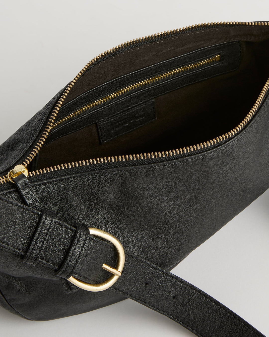 Juju | Shasta Leather Sling Bag | Black