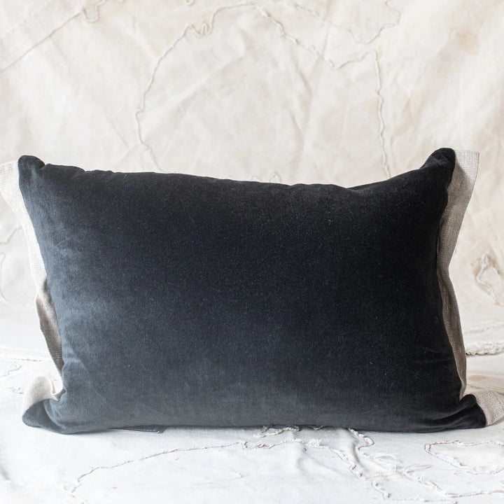 Medicis Cushion & Insert | Beluga Black | 35 x 50cm