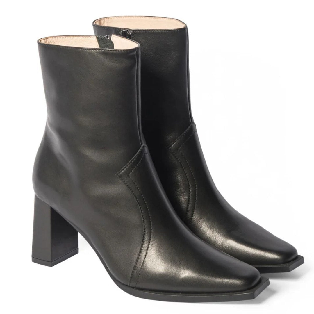 Zoe | Esperance Boot | Black-Suzie Anderson Home